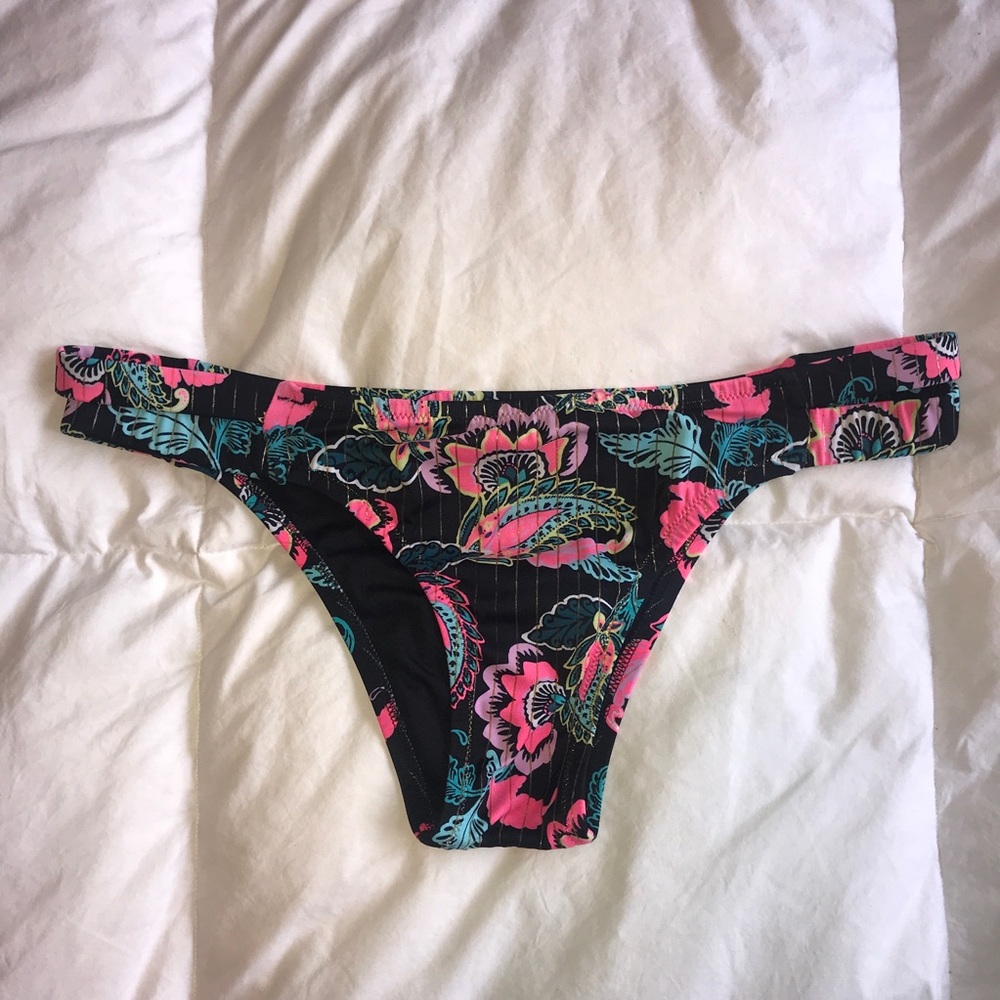 Shade & Shore Bikini Bottoms - EUC